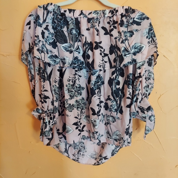 Parker off the shoulder floral blouse - Picture 3 of 3